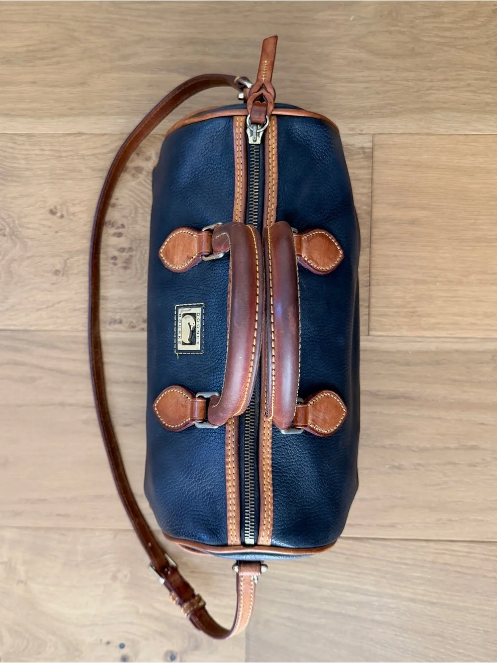 Dooney & Bourke Pebble Leather Duffle Satchel Bag Black Tan Medium Classic Prep